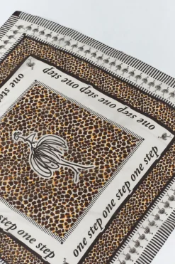 Echarpes Et Foulards^One Step Abrams - Carre Beige Soie Imprime Mix Mini Girafon Et Danseuses